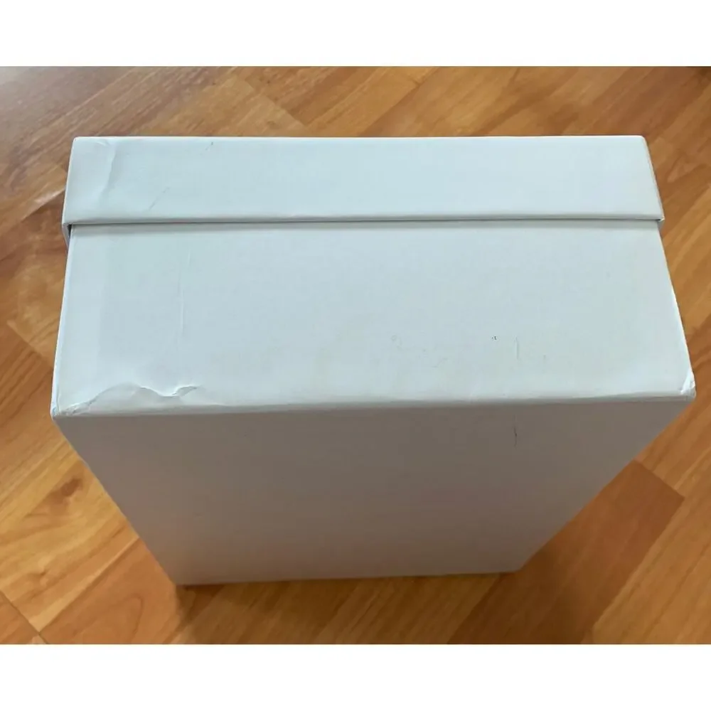 Vince empty shoe‎ box